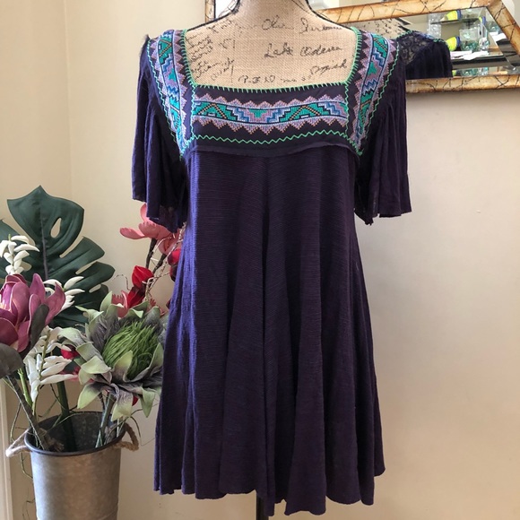 Free People Dresses & Skirts - Free People embroidered crochet shoulder dress